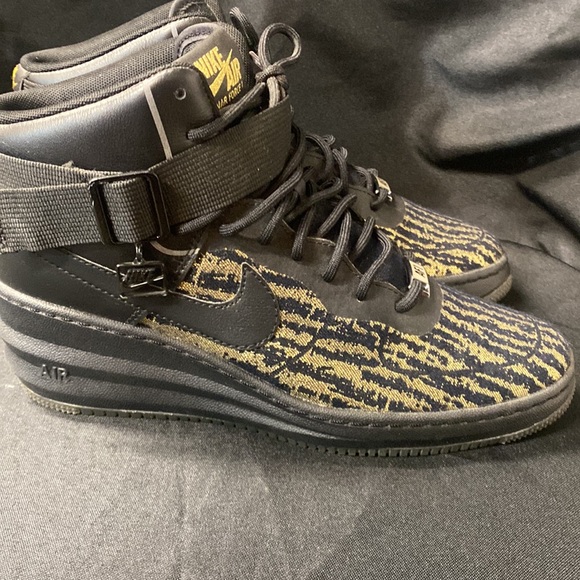 WOMAN AIR FORCE 1 - Picture 3 of 5